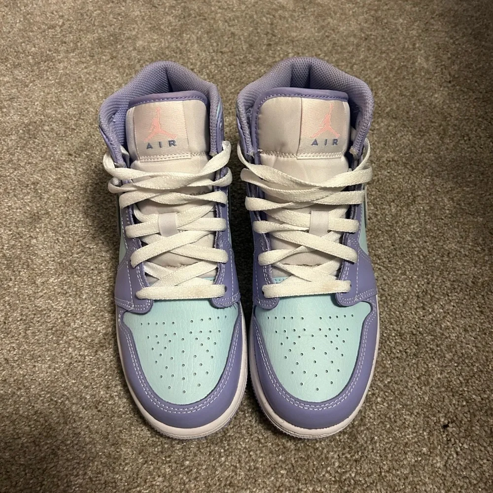 Jordan 1 Mid - Picture 2 of 6